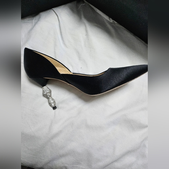 Badgley Mischka Satin Pumps 8.5 rhinestone heel - Picture 14 of 15